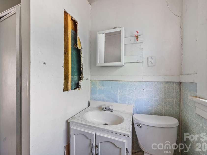 808 Main Street, Salisbury, NC 28144.  MLS# CAR4370640, YatesRealty ID 12127. 