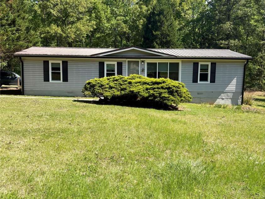 5022 Wrenn Drive, Denver, NC 28037.  MLS# CAR4370723, YatesRealty ID 12129. 