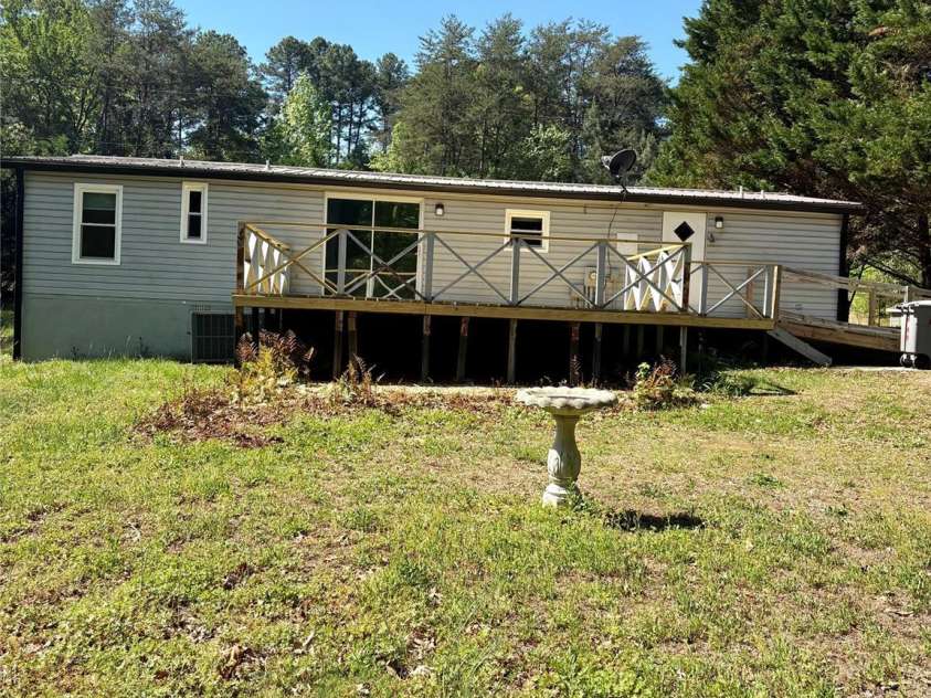 5022 Wrenn Drive, Denver, NC 28037.  MLS# CAR4370723, YatesRealty ID 12129. 