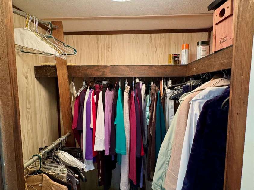 5022 Wrenn Drive, Denver, NC 28037.  MLS# CAR4370723, YatesRealty ID 12129. Large closet