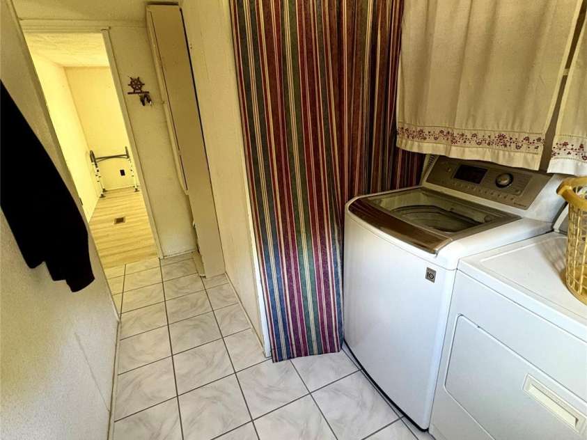 5022 Wrenn Drive, Denver, NC 28037.  MLS# CAR4370723, YatesRealty ID 12129. Laundry room