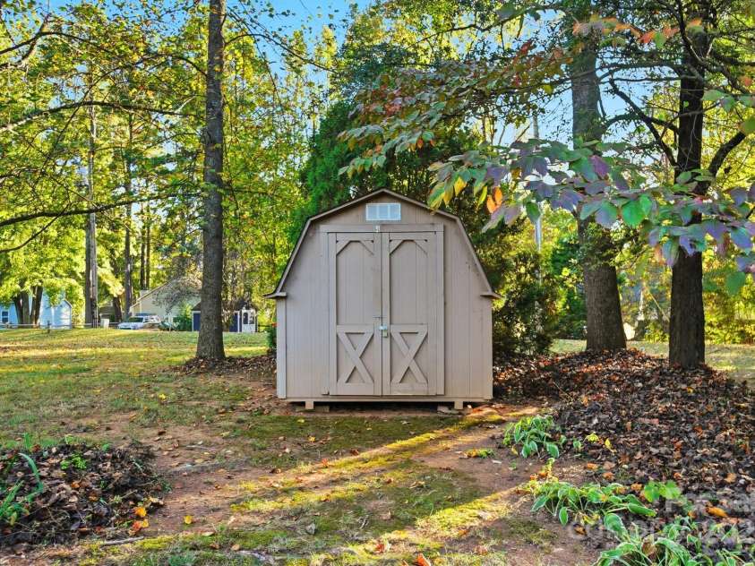 10200 Atchinson Drive, Mint Hill, NC 28227.  MLS# CAR4316126, YatesRealty ID 1213. 