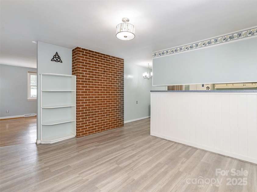 1101 Cherokee Drive, Hendersonville, NC 28739.  MLS# CAR4257610, YatesRealty ID 12130. 