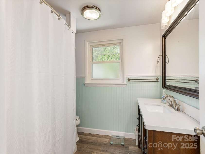 1101 Cherokee Drive, Hendersonville, NC 28739.  MLS# CAR4257610, YatesRealty ID 12130. 