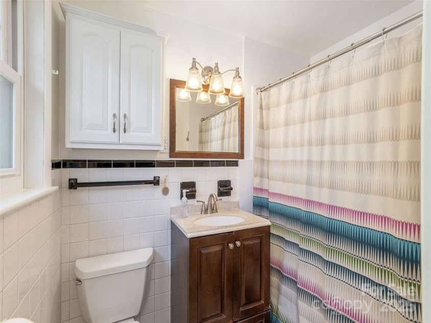 1101 Cherokee Drive, Hendersonville, NC 28739.  MLS# CAR4257610, YatesRealty ID 12130. 