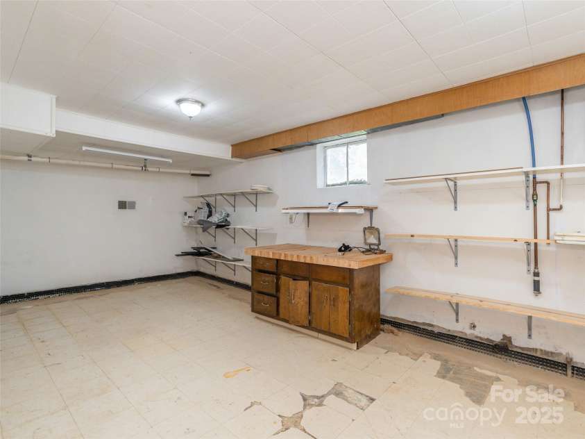 1101 Cherokee Drive, Hendersonville, NC 28739.  MLS# CAR4257610, YatesRealty ID 12130. Heated Utility Room