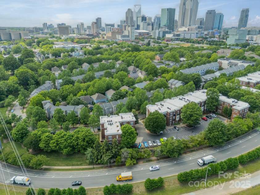 738 Garden District Drive, Charlotte, NC 28202.  MLS# CAR4255634, YatesRealty ID 12131. Aerial view of community