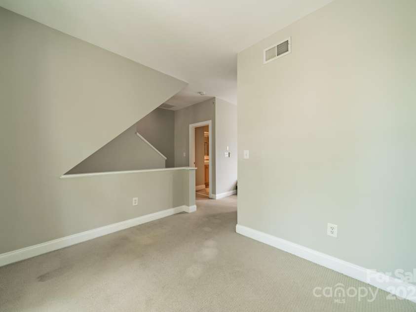 738 Garden District Drive, Charlotte, NC 28202.  MLS# CAR4255634, YatesRealty ID 12131. Bonus area