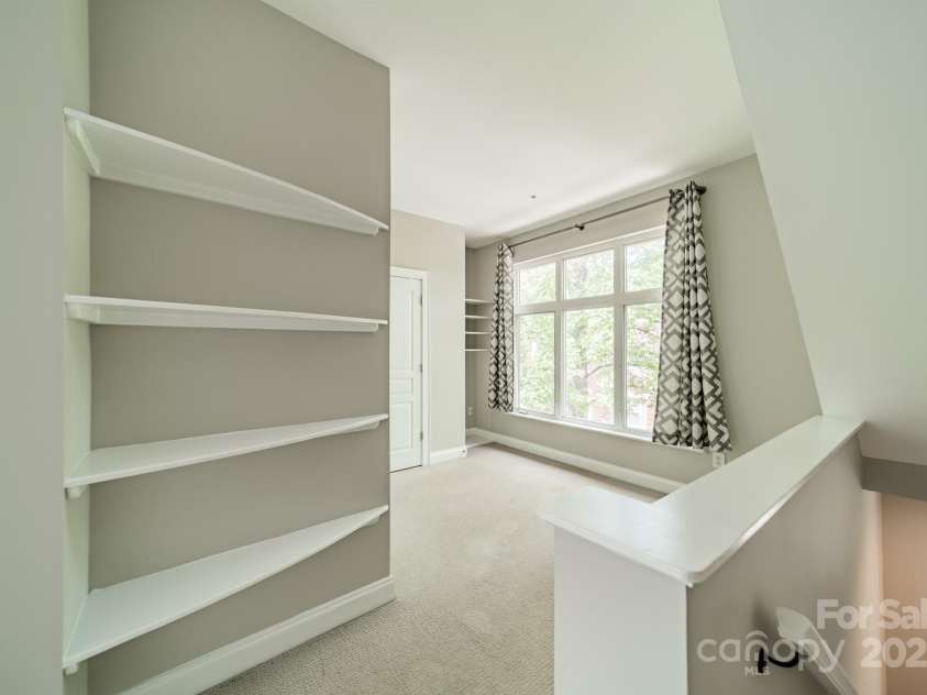 738 Garden District Drive, Charlotte, NC 28202.  MLS# CAR4255634, YatesRealty ID 12131. Bonus room area