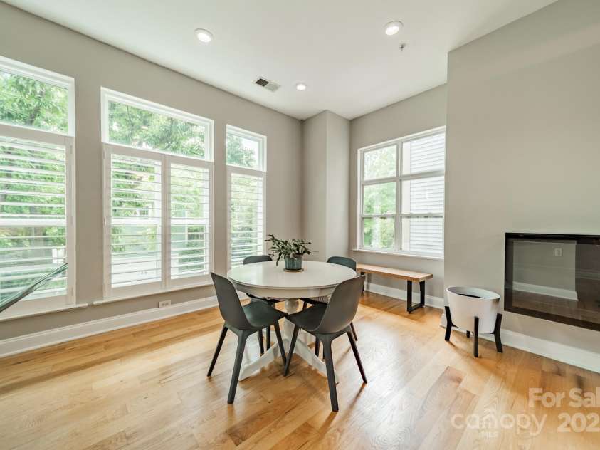 738 Garden District Drive, Charlotte, NC 28202.  MLS# CAR4255634, YatesRealty ID 12131. Dining Area
