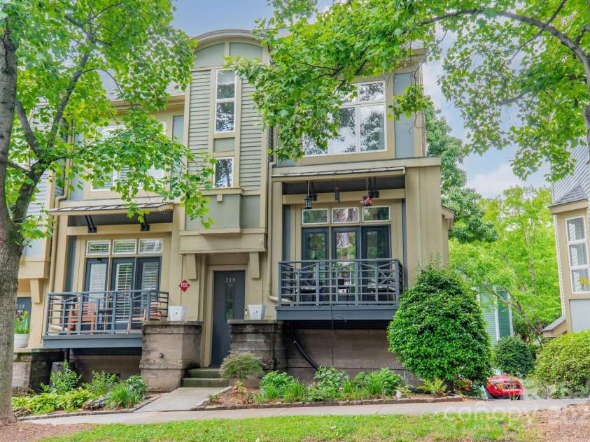 738 Garden District Drive, Charlotte, NC 28202.  MLS# CAR4255634, YatesRealty ID 12131. Front Exterior