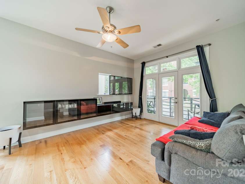 738 Garden District Drive, Charlotte, NC 28202.  MLS# CAR4255634, YatesRealty ID 12131. Living Room