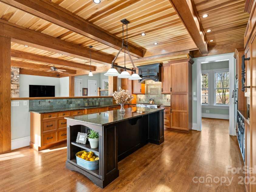 14 Landsdowne Court, Asheville, NC 28803.  MLS# CAR4330052, YatesRealty ID 12132. 