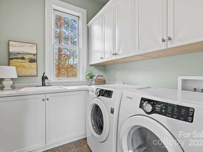 14 Landsdowne Court, Asheville, NC 28803.  MLS# CAR4330052, YatesRealty ID 12132. 