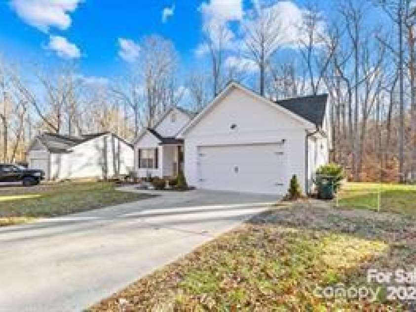 242 Delview Drive, Cherryville, NC 28021.  MLS# CAR4295842, YatesRealty ID 12133. 