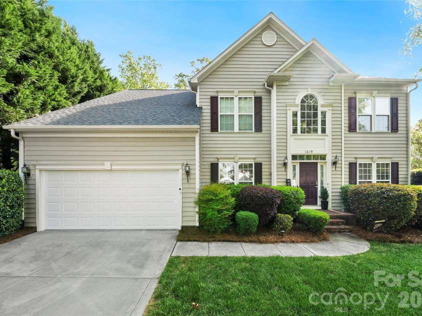 1019 Markwell Drive, Matthews, NC 28105.  MLS# CAR4367066, YatesRealty ID 12134. 