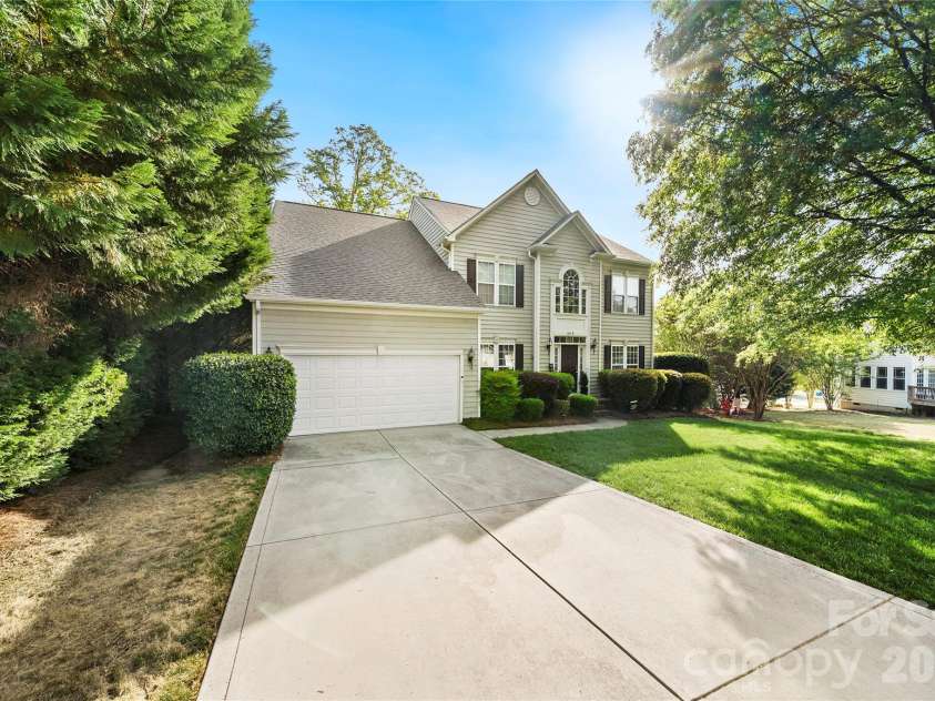 1019 Markwell Drive, Matthews, NC 28105.  MLS# CAR4367066, YatesRealty ID 12134. 