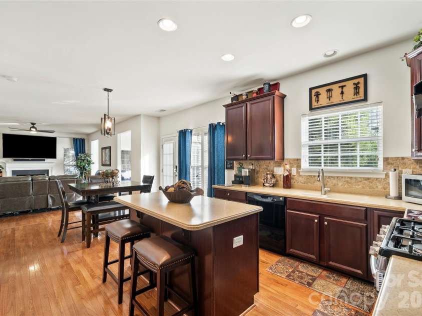 1019 Markwell Drive, Matthews, NC 28105.  MLS# CAR4367066, YatesRealty ID 12134. 