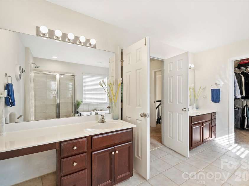 1019 Markwell Drive, Matthews, NC 28105.  MLS# CAR4367066, YatesRealty ID 12134. 