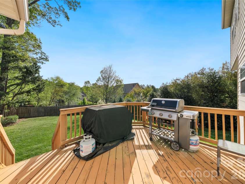 1019 Markwell Drive, Matthews, NC 28105.  MLS# CAR4367066, YatesRealty ID 12134. 