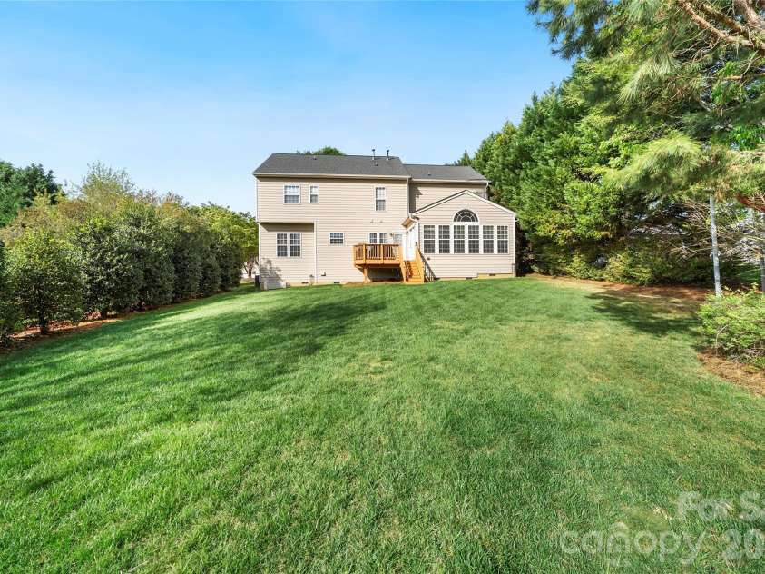 1019 Markwell Drive, Matthews, NC 28105.  MLS# CAR4367066, YatesRealty ID 12134. 