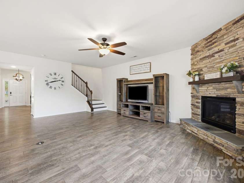 12412 Current Drive, Charlotte, NC 28278.  MLS# CAR4353698, YatesRealty ID 12135. 