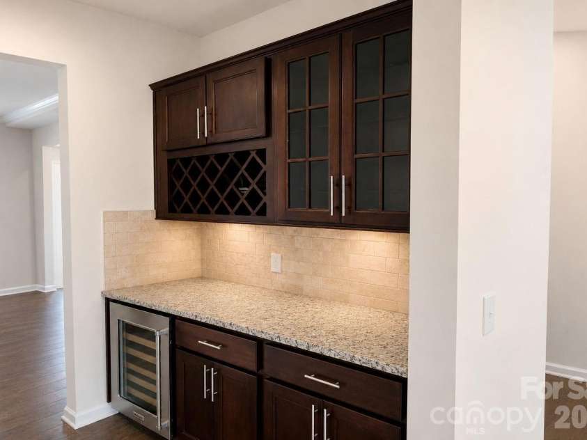12412 Current Drive, Charlotte, NC 28278.  MLS# CAR4353698, YatesRealty ID 12135. 
