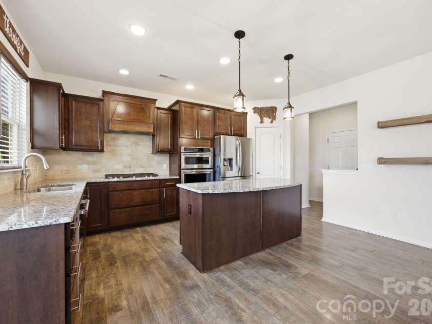 12412 Current Drive, Charlotte, NC 28278.  MLS# CAR4353698, YatesRealty ID 12135. 