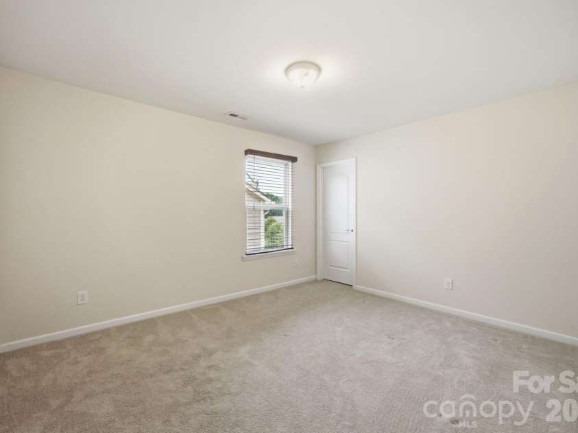 12412 Current Drive, Charlotte, NC 28278.  MLS# CAR4353698, YatesRealty ID 12135. 