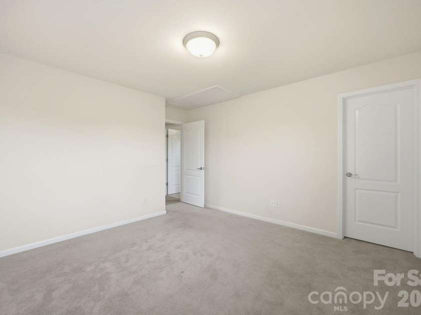 12412 Current Drive, Charlotte, NC 28278.  MLS# CAR4353698, YatesRealty ID 12135. 