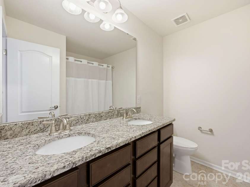 12412 Current Drive, Charlotte, NC 28278.  MLS# CAR4353698, YatesRealty ID 12135. 
