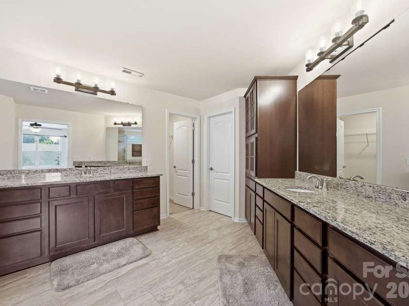 12412 Current Drive, Charlotte, NC 28278.  MLS# CAR4353698, YatesRealty ID 12135. 