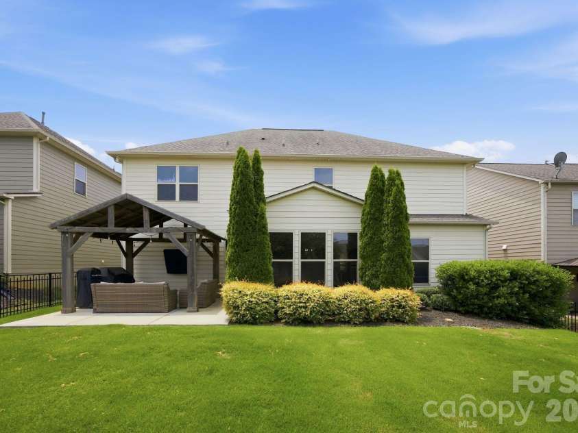 12412 Current Drive, Charlotte, NC 28278.  MLS# CAR4353698, YatesRealty ID 12135. 