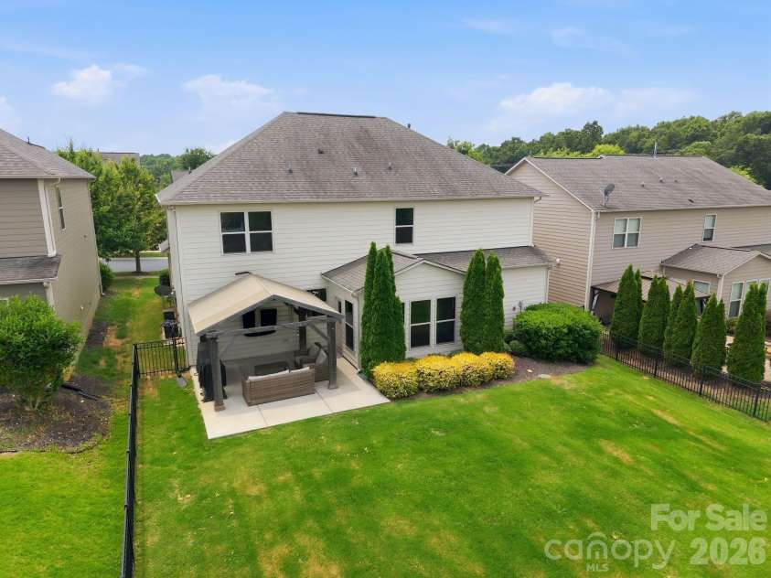 12412 Current Drive, Charlotte, NC 28278.  MLS# CAR4353698, YatesRealty ID 12135. 