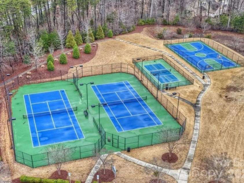 12412 Current Drive, Charlotte, NC 28278.  MLS# CAR4353698, YatesRealty ID 12135. 