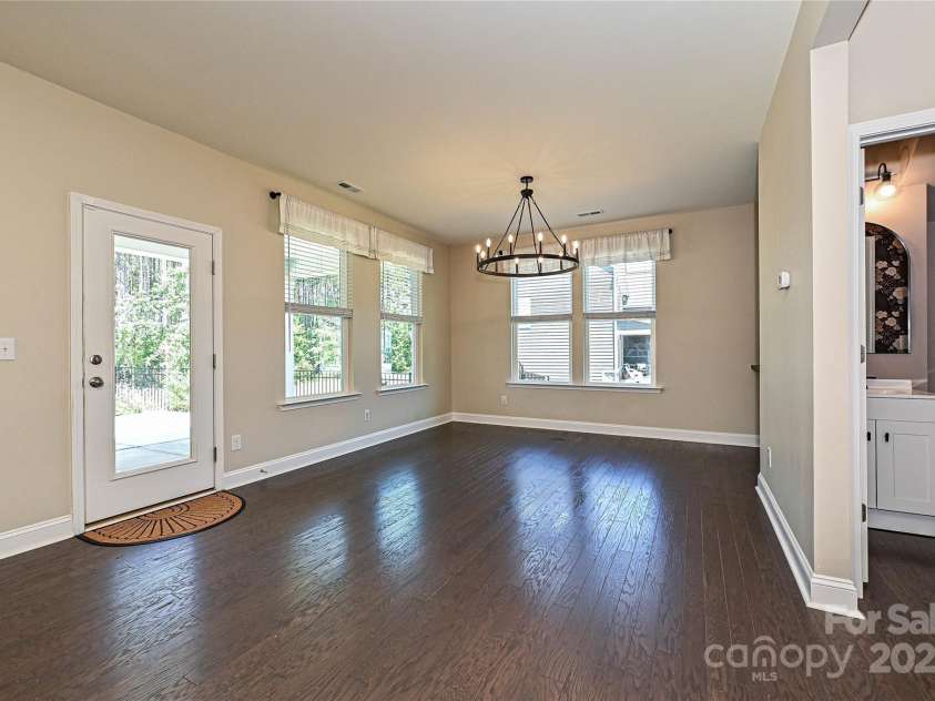 2025 Sweet Magnolia Lane, Clover, SC 29710.  MLS# CAR4257665, YatesRealty ID 12135. Eat-in Kitchen/Breakfast