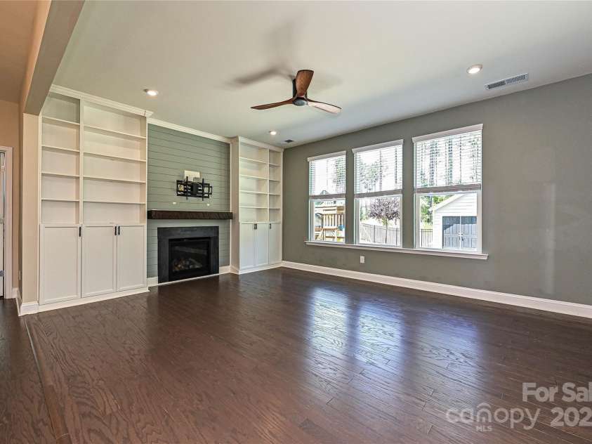 2025 Sweet Magnolia Lane, Clover, SC 29710.  MLS# CAR4257665, YatesRealty ID 12135. Family Room