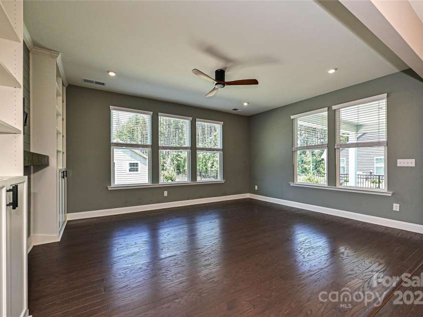 2025 Sweet Magnolia Lane, Clover, SC 29710.  MLS# CAR4257665, YatesRealty ID 12135. Family Room