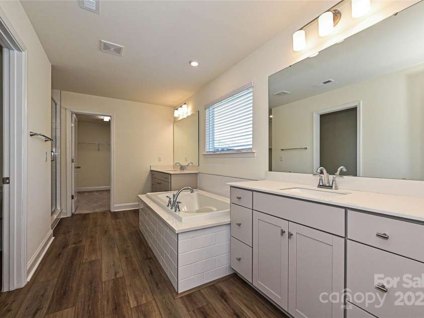 2025 Sweet Magnolia Lane, Clover, SC 29710.  MLS# CAR4257665, YatesRealty ID 12135. Primary Bath