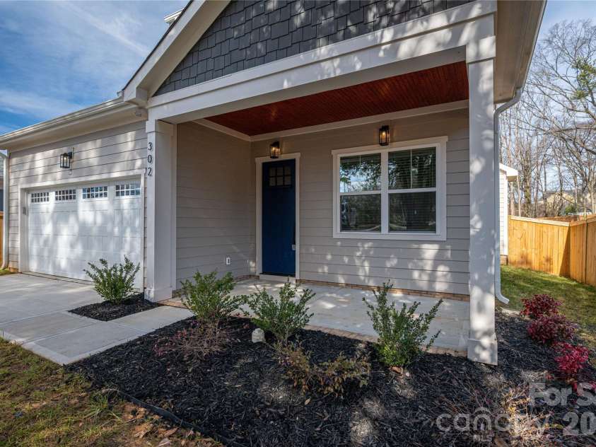 302 Lincoln Street, Belmont, NC 28012.  MLS# CAR4347492, YatesRealty ID 12137. 