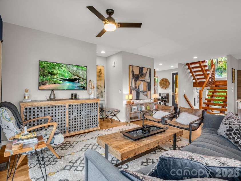 80 Richland Street, Asheville, NC 28806.  MLS# CAR4360184, YatesRealty ID 12138. 