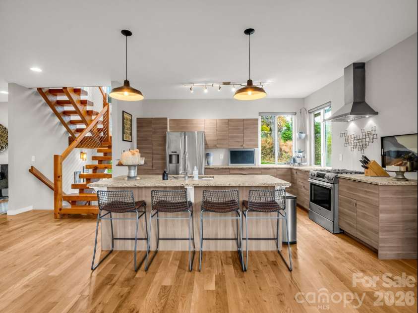 80 Richland Street, Asheville, NC 28806.  MLS# CAR4360184, YatesRealty ID 12138. 