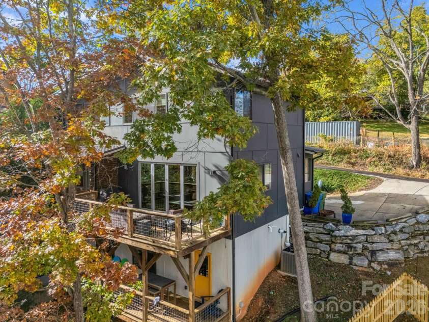 80 Richland Street, Asheville, NC 28806.  MLS# CAR4360184, YatesRealty ID 12138. 