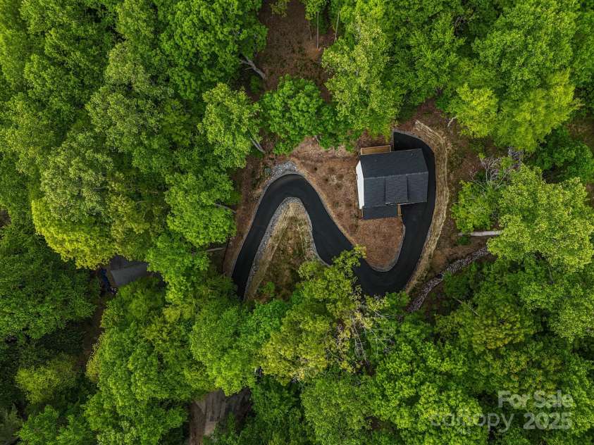 19 Willow Wood Trail, Hendersonville, NC 28739.  MLS# CAR4257786, YatesRealty ID 12139. 