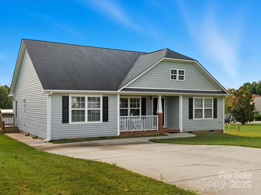 2098 Mallard Creek Drive, Rock Hill, SC 29732.  MLS# CAR4324561, YatesRealty ID 1214. Side Side View