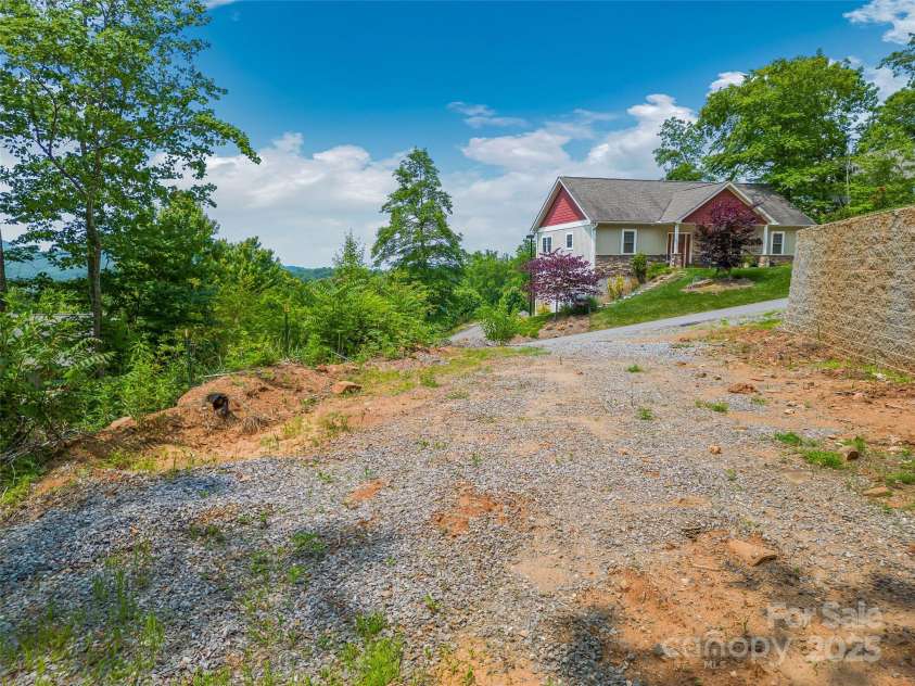 23 Village Overlook Loop, Swannanoa, NC 28778.  MLS# CAR4222599, YatesRealty ID 1214. 