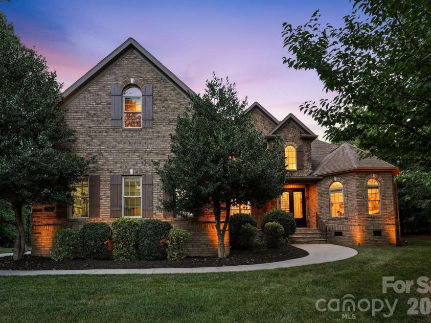 250 Barber Loop, Mooresville, NC 28117.  MLS# CAR4399847, YatesRealty ID 12141. 