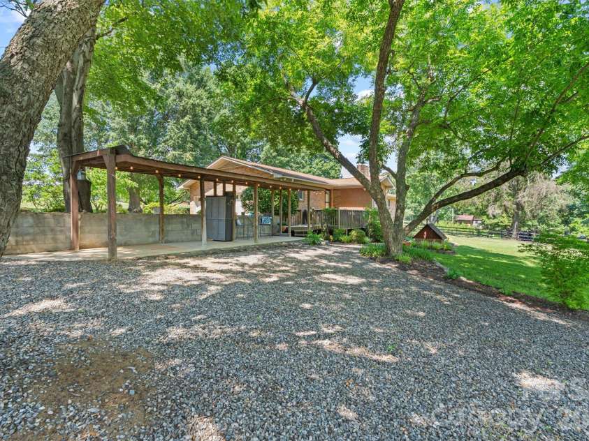 256 Johnson Dairy Road, Mooresville, NC 28115.  MLS# CAR4388596, YatesRealty ID 12142. 