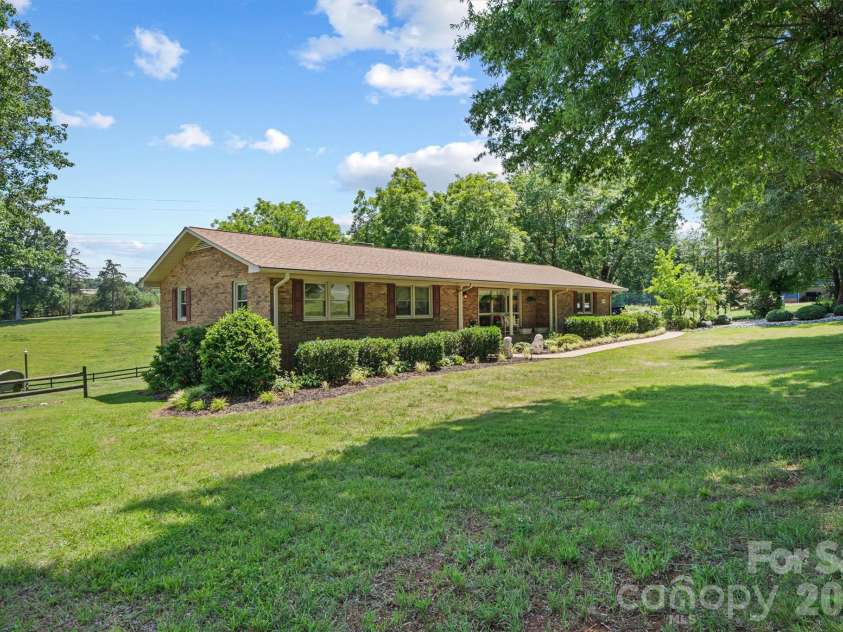 256 Johnson Dairy Road, Mooresville, NC 28115.  MLS# CAR4388596, YatesRealty ID 12142. 
