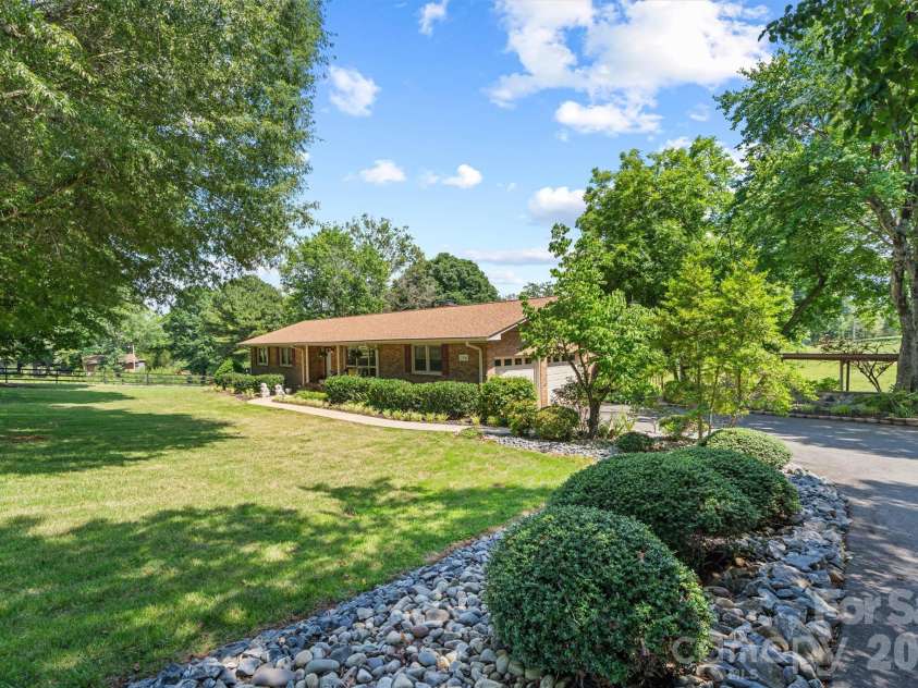 256 Johnson Dairy Road, Mooresville, NC 28115.  MLS# CAR4388596, YatesRealty ID 12142. 